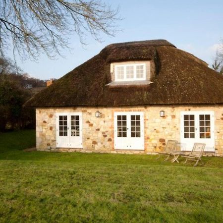 The Lodge: Adorable, Romantic Thatched Cottage フレッシュウォーター エクステリア 写真
