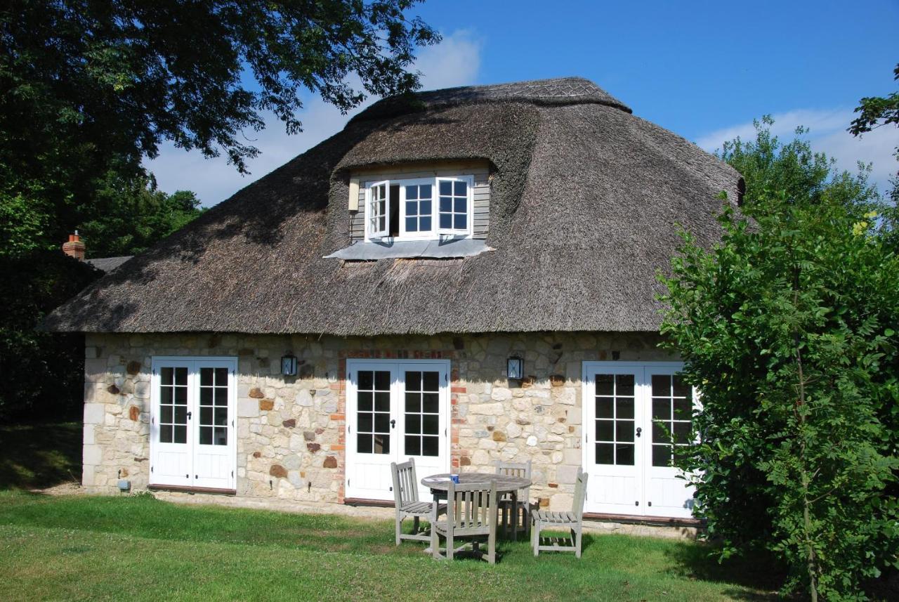 The Lodge: Adorable, Romantic Thatched Cottage フレッシュウォーター エクステリア 写真