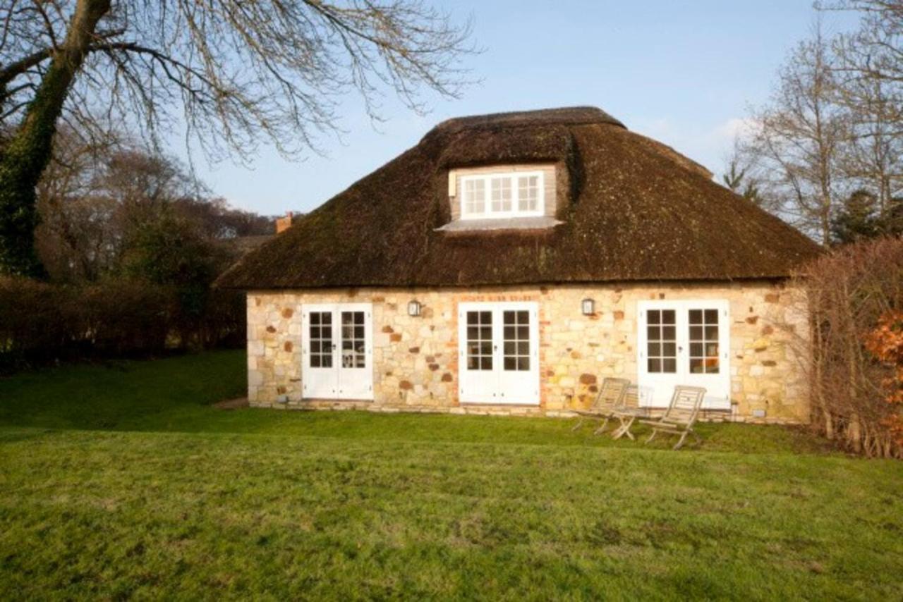The Lodge: Adorable, Romantic Thatched Cottage フレッシュウォーター エクステリア 写真